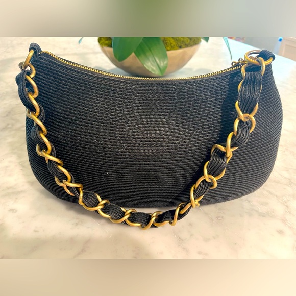 Eric Javits Straw / Linen Black Handbag with Gold Chain Strap - Picture 4 of 7